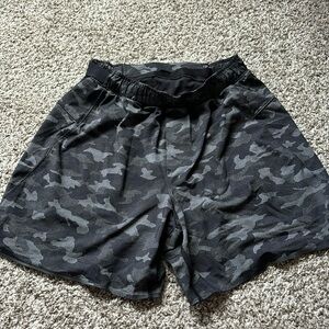 Men’s lulu shorts